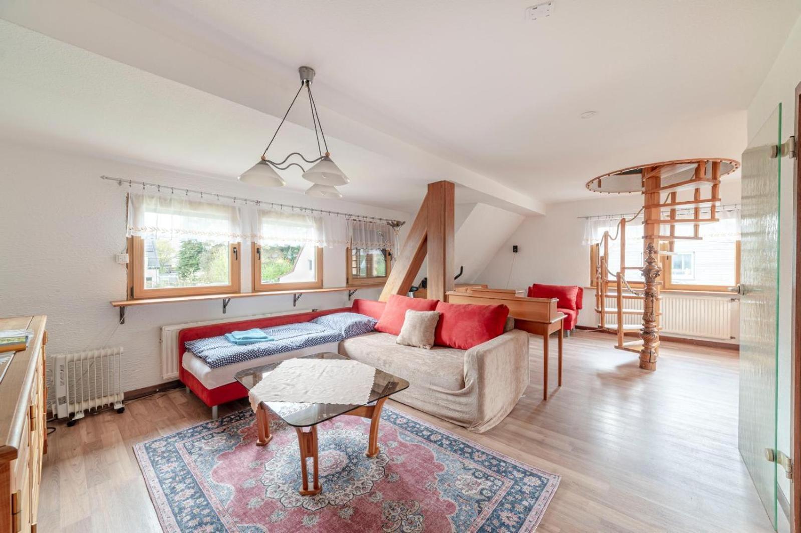 Cozy Villa With Garden, Balcony And Parking Area In Duesseldorf Экстерьер фото